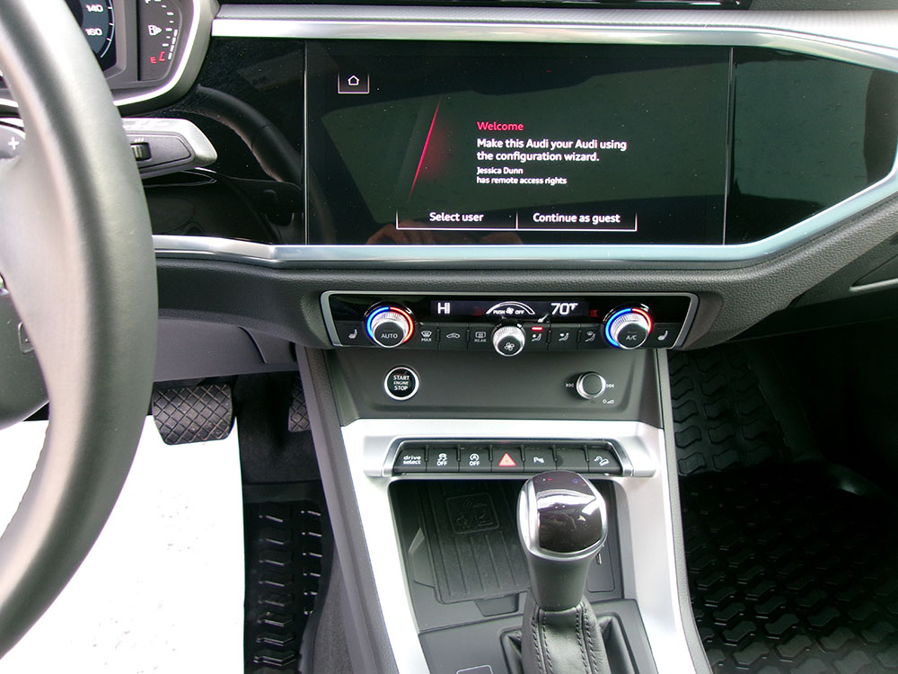 
								AUDI Q3 PREMIUM PLUS S-LINE full									