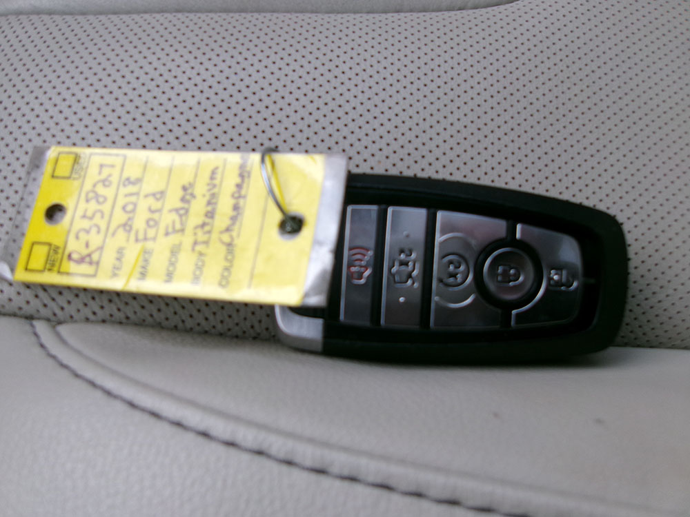 
								FORD EDGE TITANIUM full									