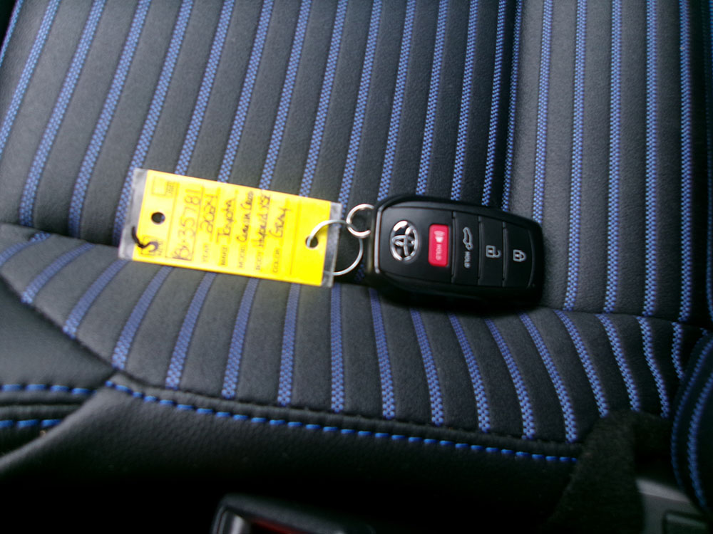 
								TOYOTA COROLLA CROSS HYBRID XSE full									