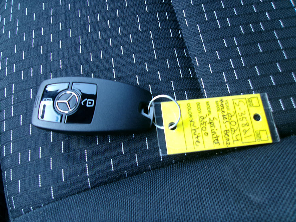 
								MERCEDES BENZ SPRINTER 2500 full									