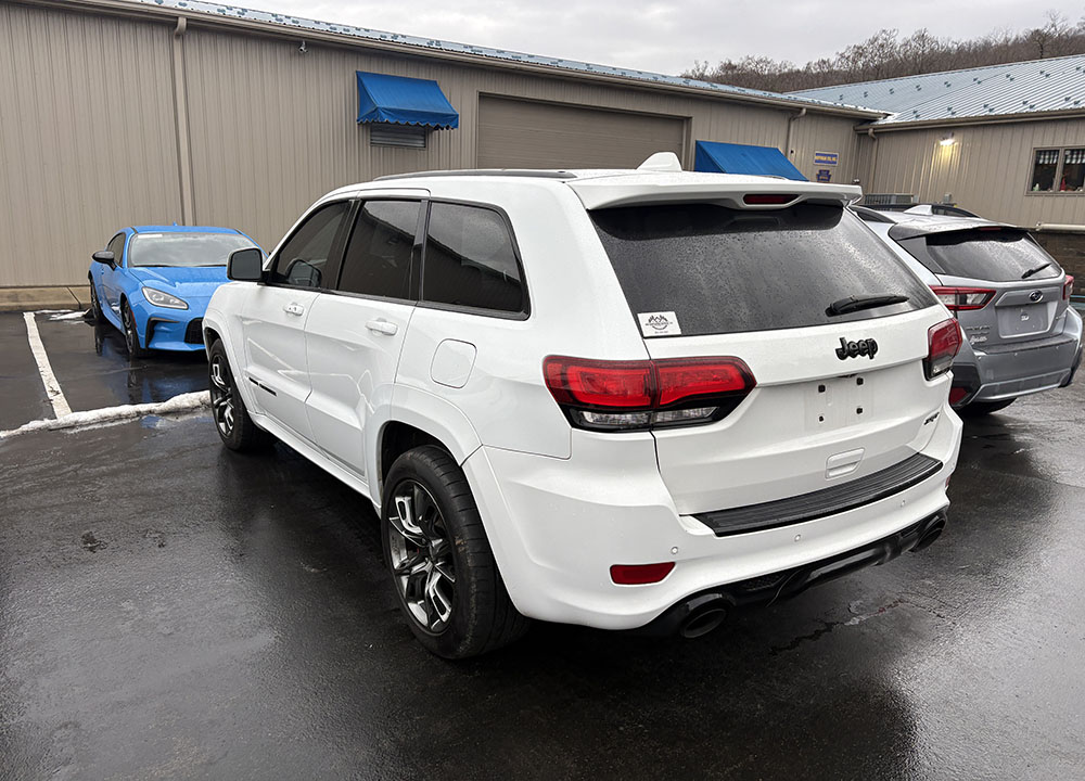 
								JEEP GRAND CHEROKEE SRT full									