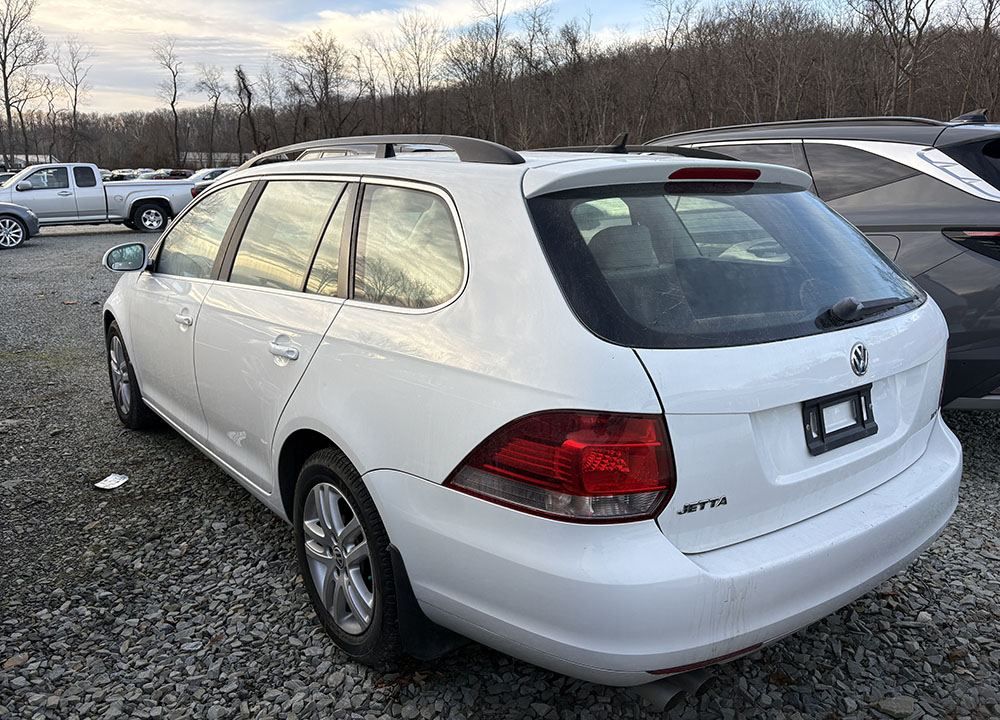 
								VOLKSWAGEN JETTA TDI full									