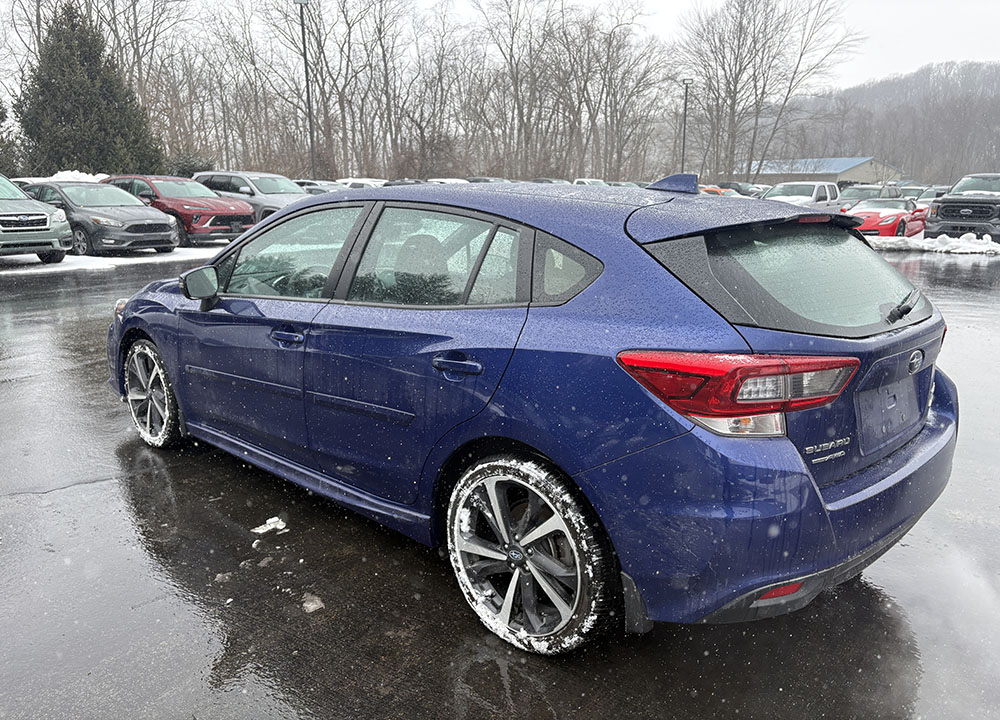 
								SUBARU IMPREZA SPORT full									