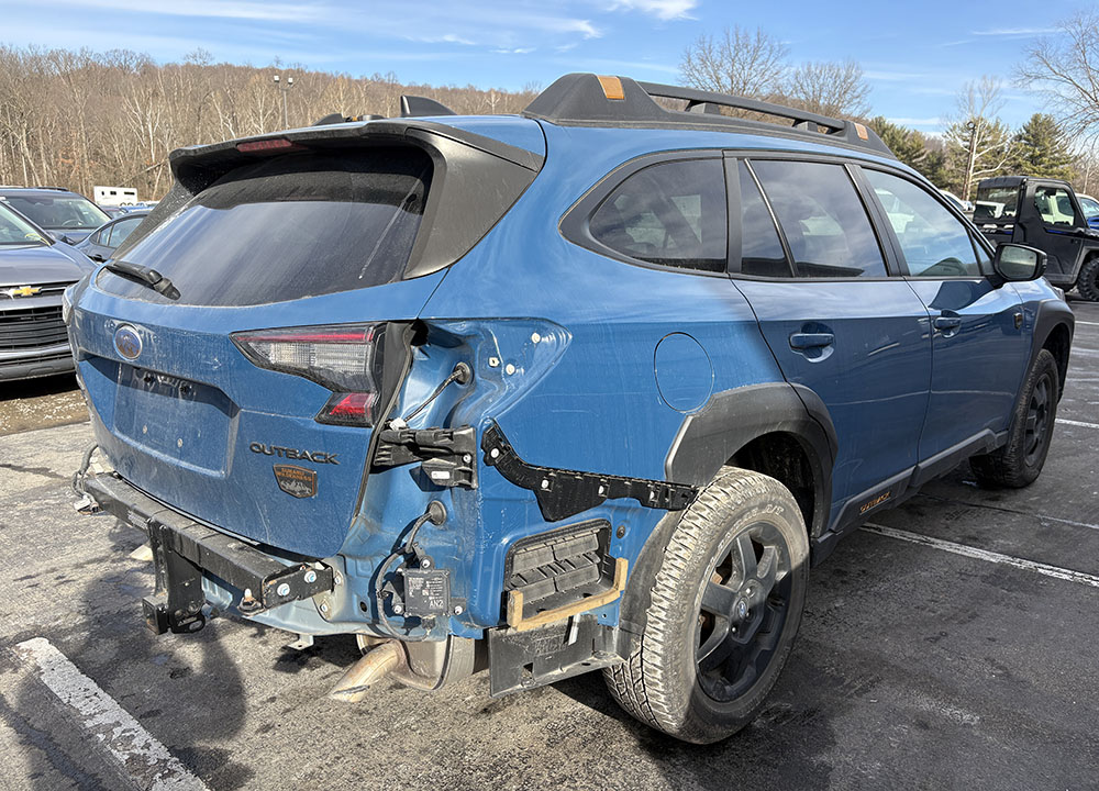 
								SUBARU OUTBACK WILDERNESS full									