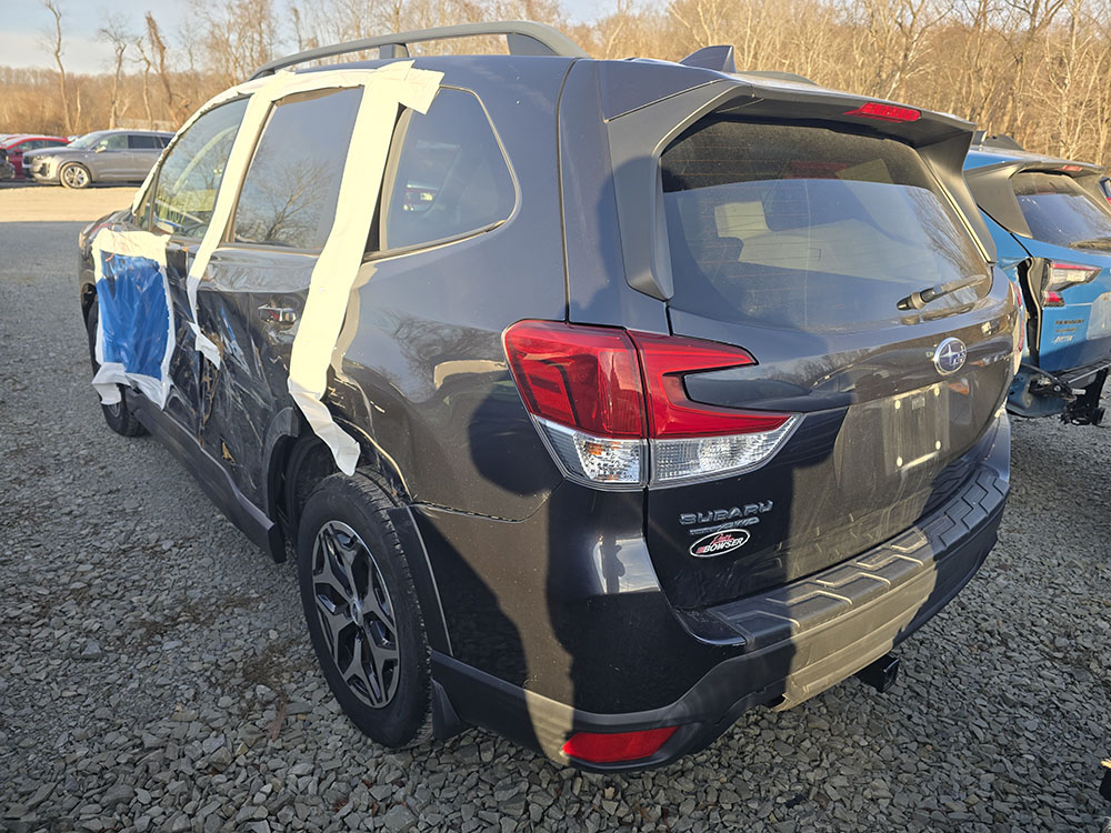 
								SUBARU FORESTER PREMIUM full									