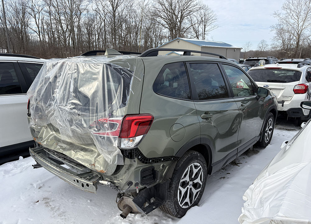 
								SUBARU FORESTER PREMIUM full									