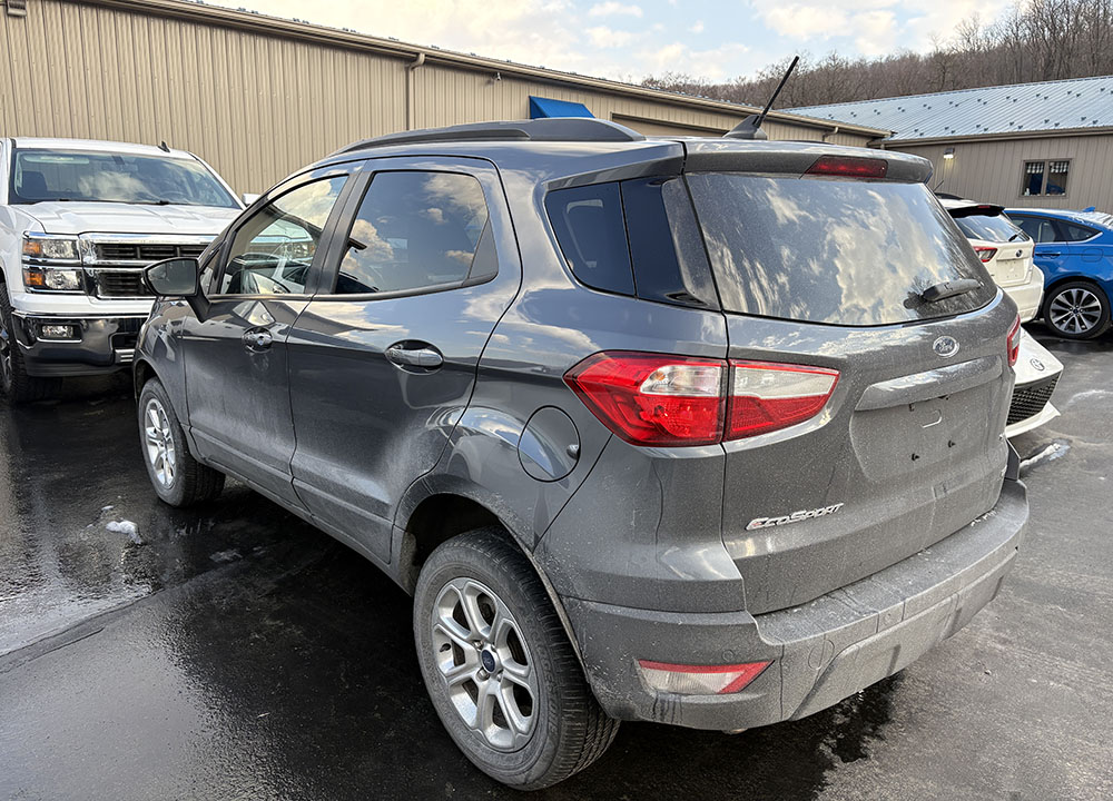 
								FORD ECOSPORT SE full									