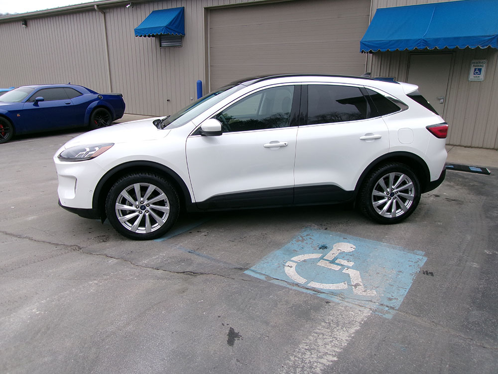 
								FORD ESCAPE TITANIUM full									