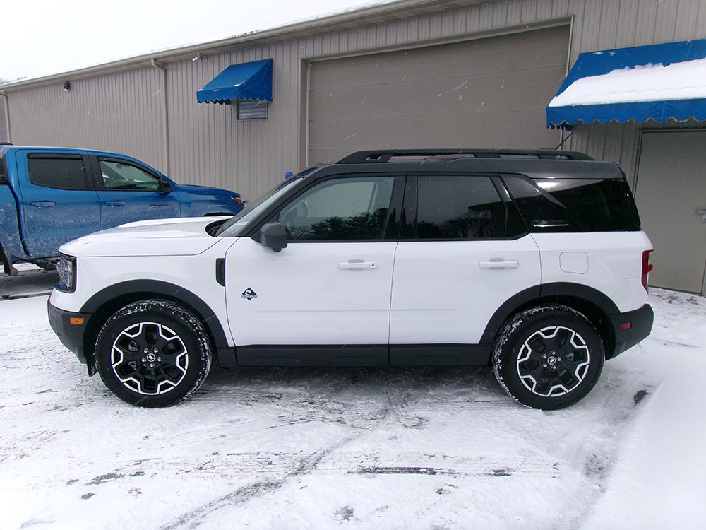 
								FORD BRONCO SPORT OUTER BANKS full									