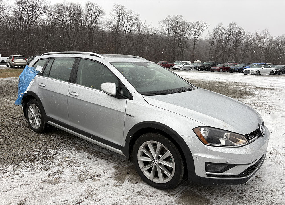 
								VOLKSWAGEN GOLF ALLTRACK S full									