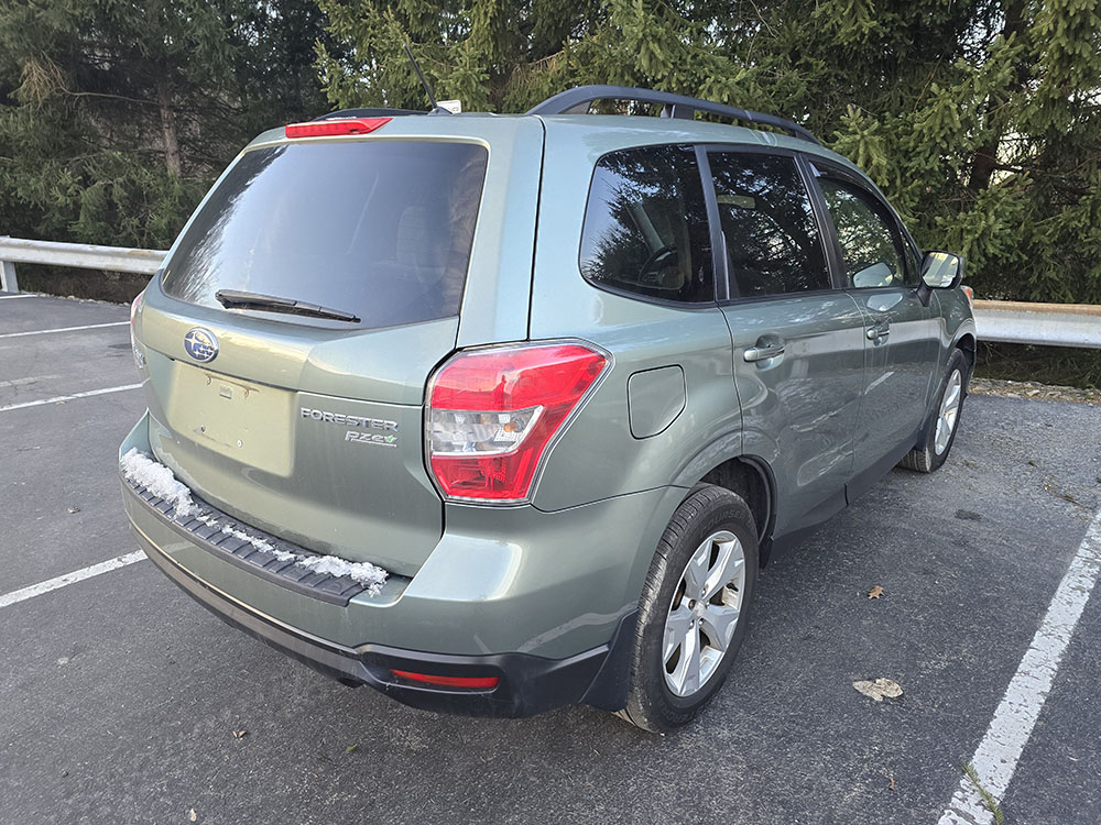 
								SUBARU FORESTER PREMIUM full									