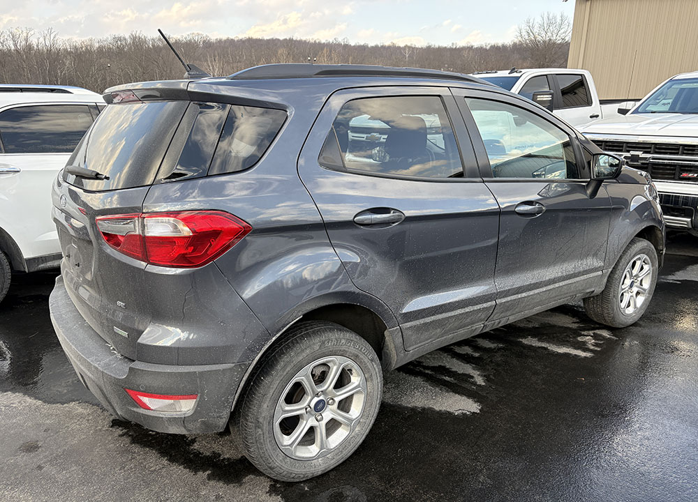 
								FORD ECOSPORT SE full									