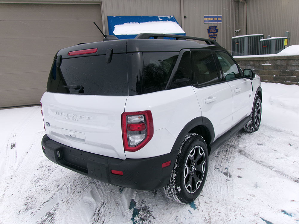 
								FORD BRONCO SPORT OUTER BANKS full									
