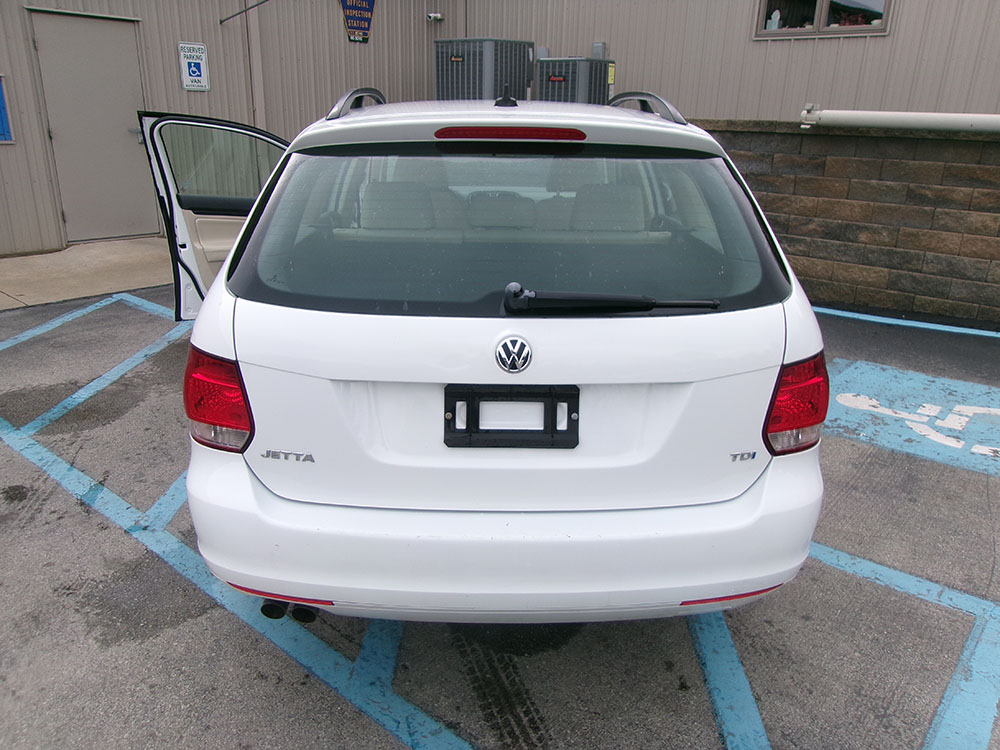 
								VOLKSWAGEN JETTA TDI full									