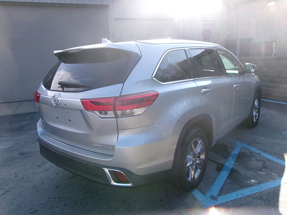 
								TOYOTA HIGHLANDER LIMITED full									