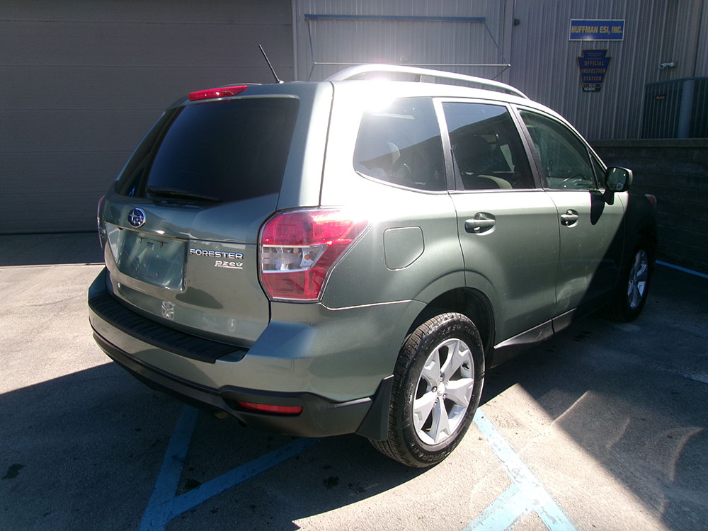
								SUBARU FORESTER PREMIUM full									