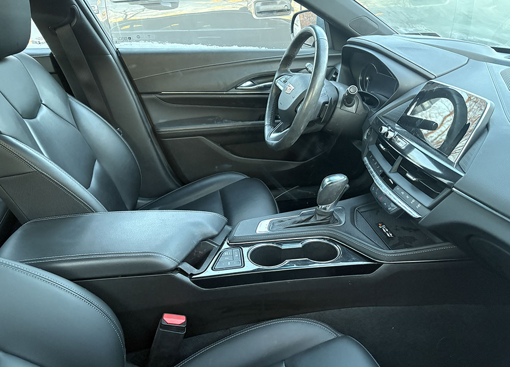 
								CADILLAC CT4 LUXURY full									