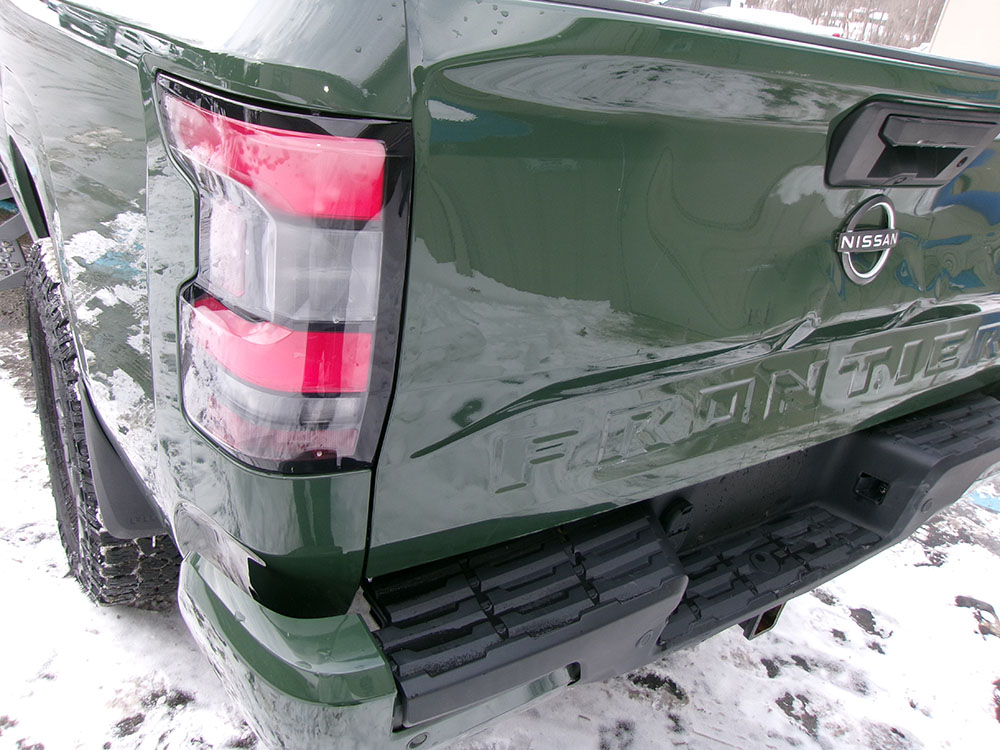 
								NISSAN FRONTIER SV CREW CAB full									