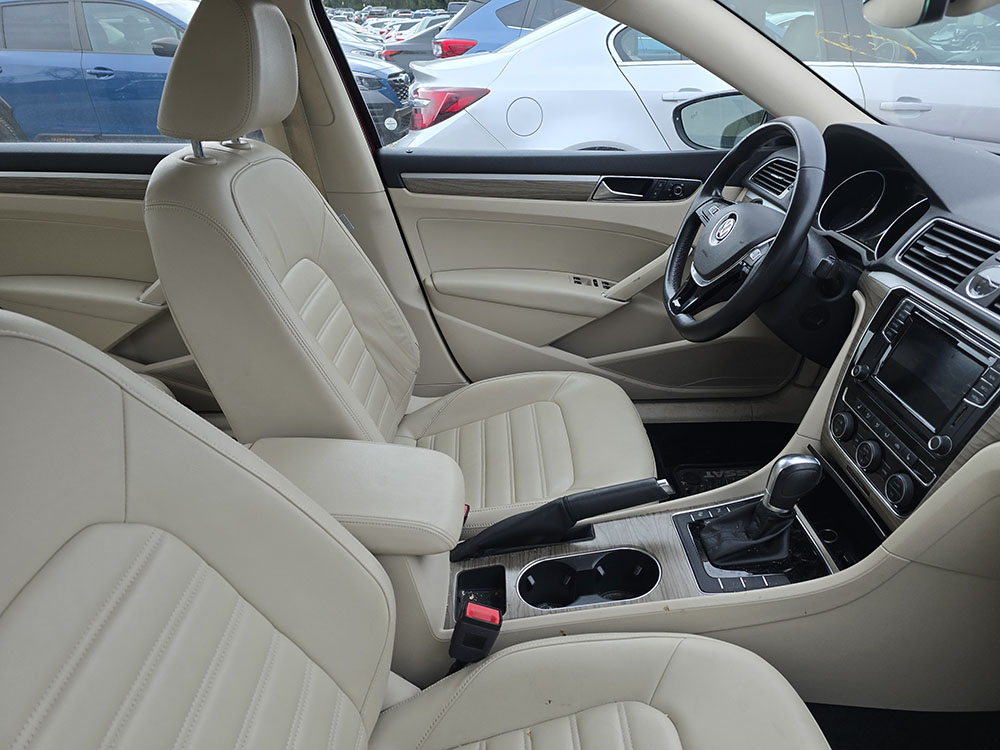 
								VOLKSWAGEN PASSAT SEL PREMIUM full									