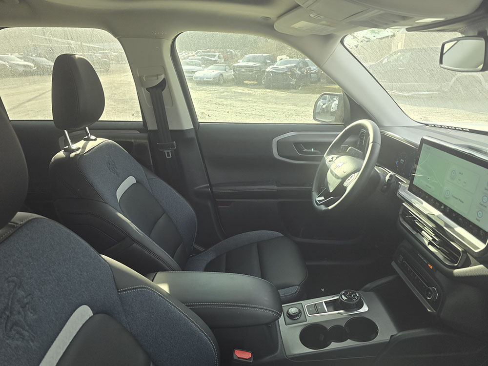 
								FORD BRONCO SPORT OUTER BANKS full									