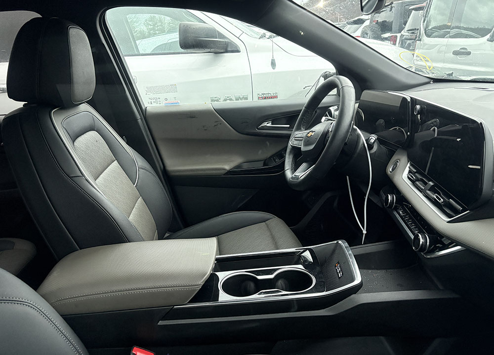 
								CHEVROLET EQUINOX LT full									