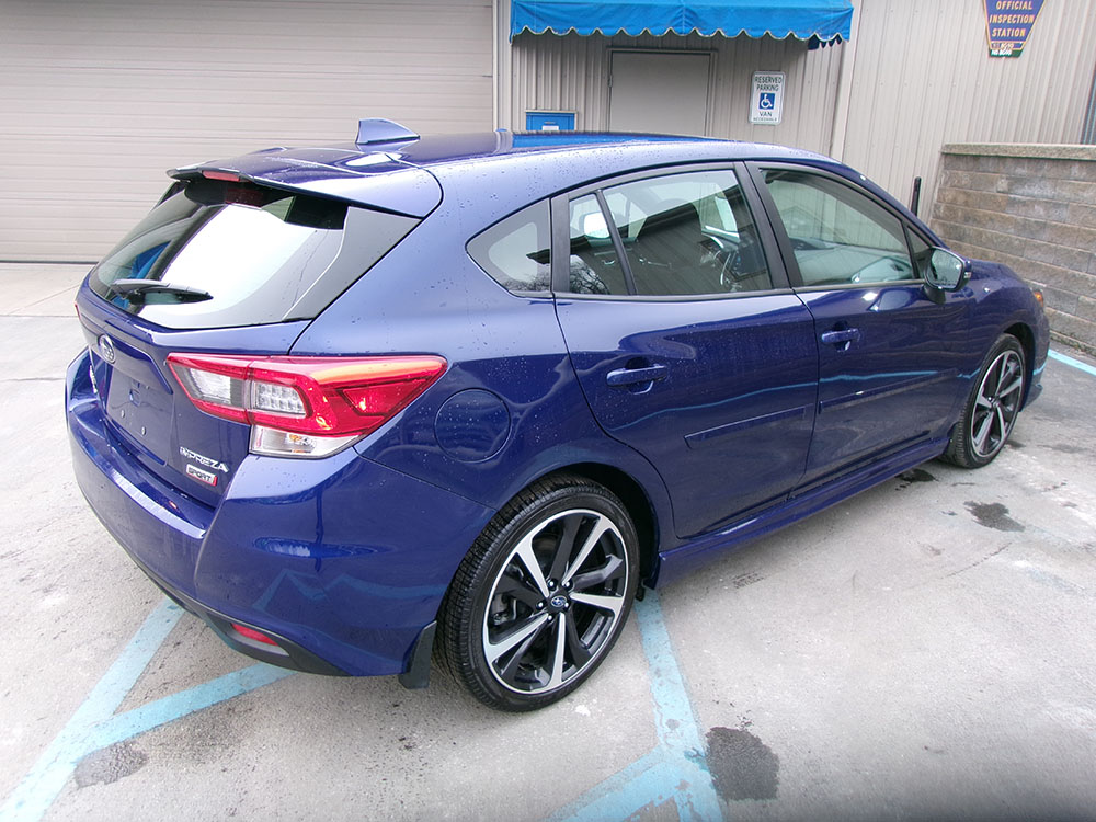 
								SUBARU IMPREZA SPORT full									