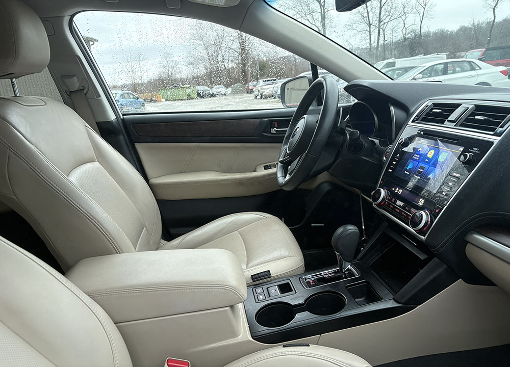 
								SUBARU OUTBACK LIMITED full									