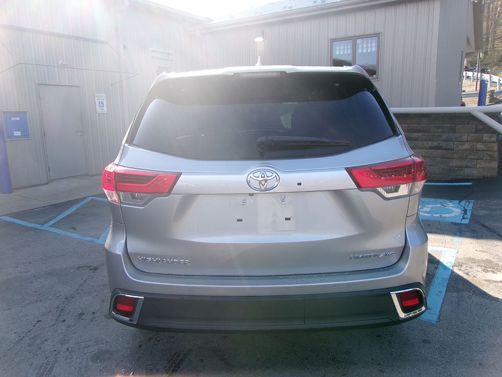 
								TOYOTA HIGHLANDER LIMITED full									