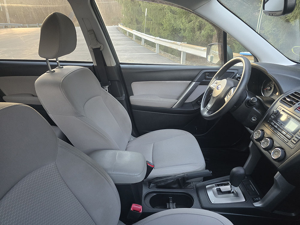 
								SUBARU FORESTER PREMIUM full									