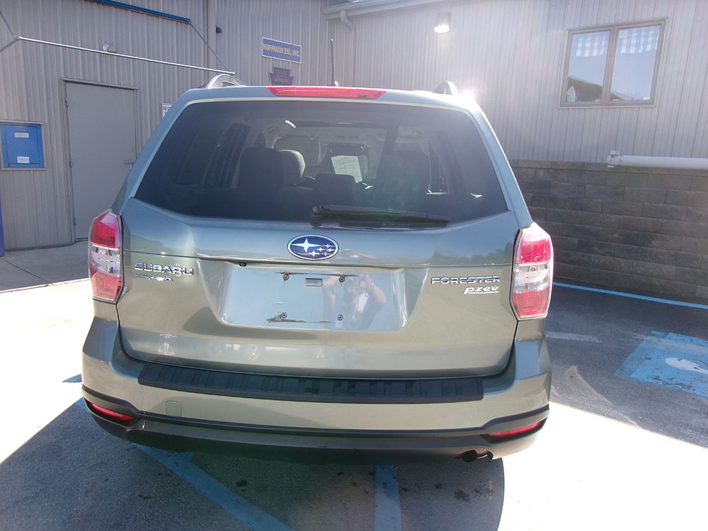 
								SUBARU FORESTER PREMIUM full									