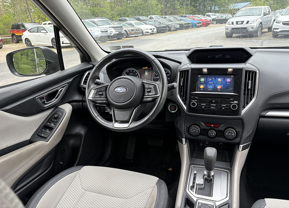 
								SUBARU FORESTER PREMIUM full									