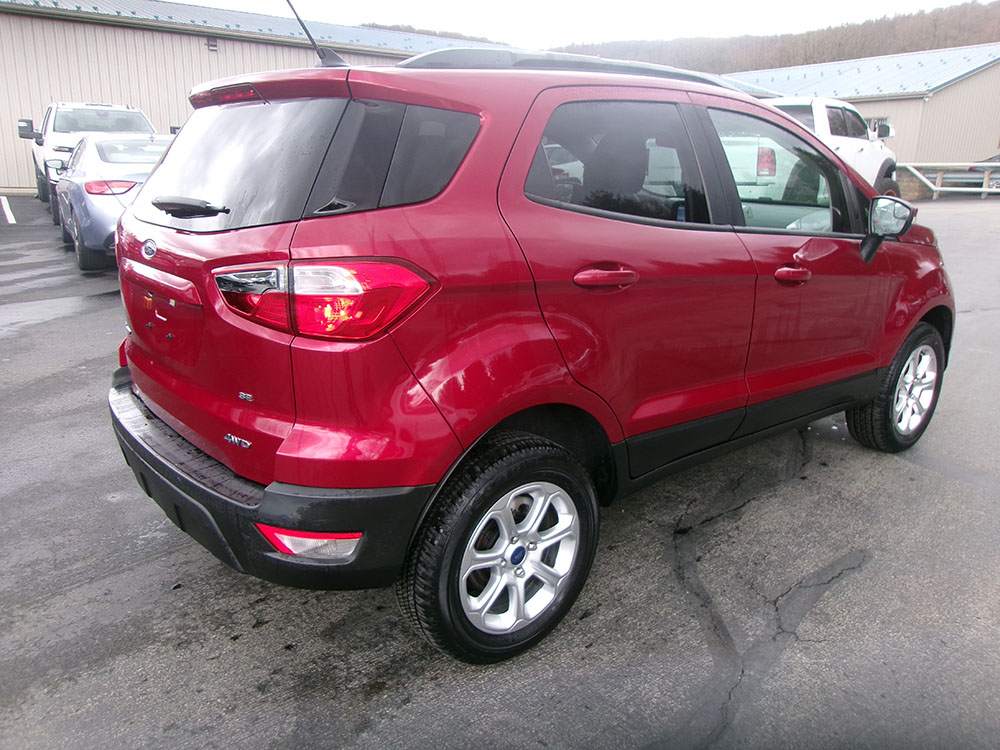 
								FORD ECOSPORT SE full									