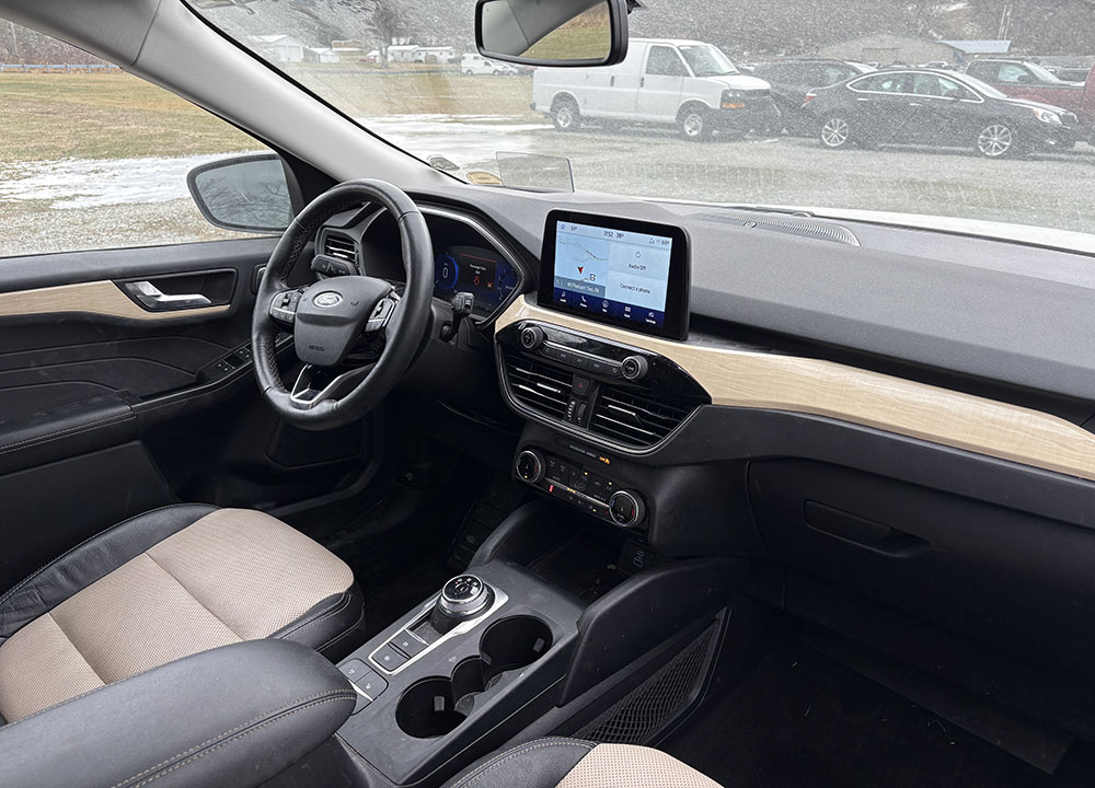 
								FORD ESCAPE TITANIUM full									