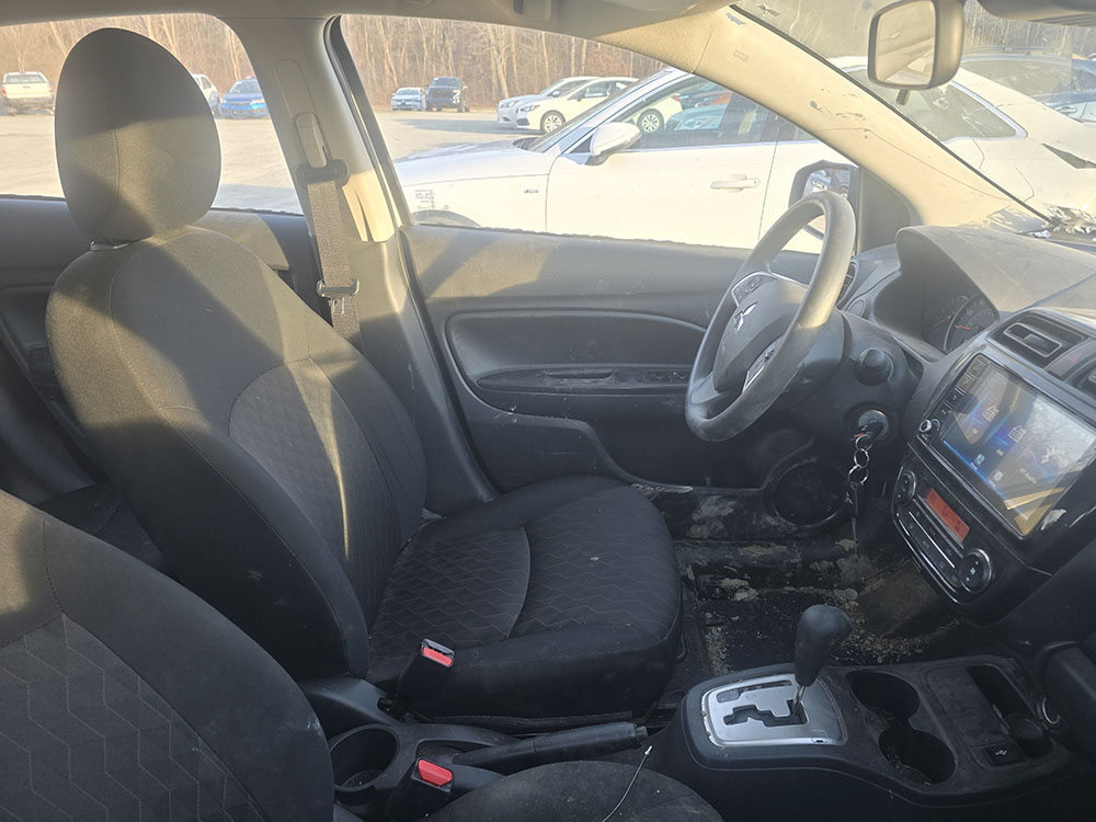 
								MITSUBISHI MIRAGE ES full									