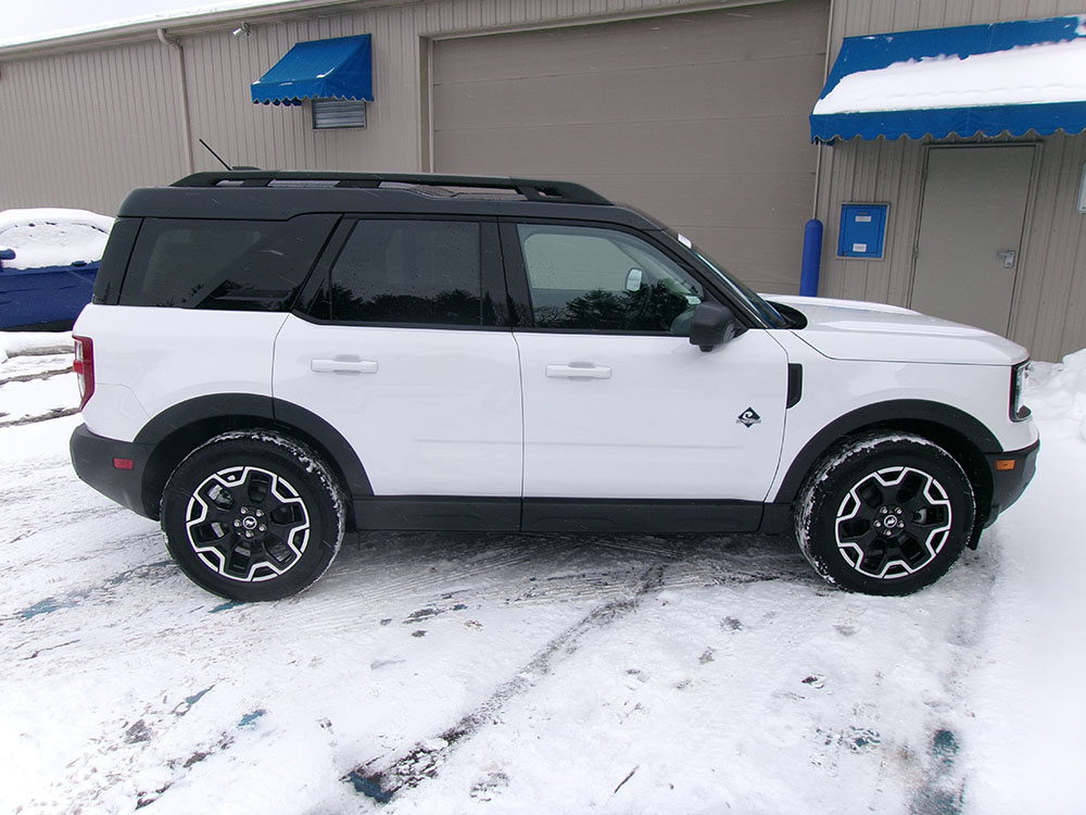 
								FORD BRONCO SPORT OUTER BANKS full									