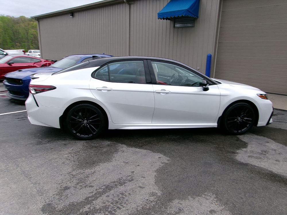 
								TOYOTA CAMRY XSE full									