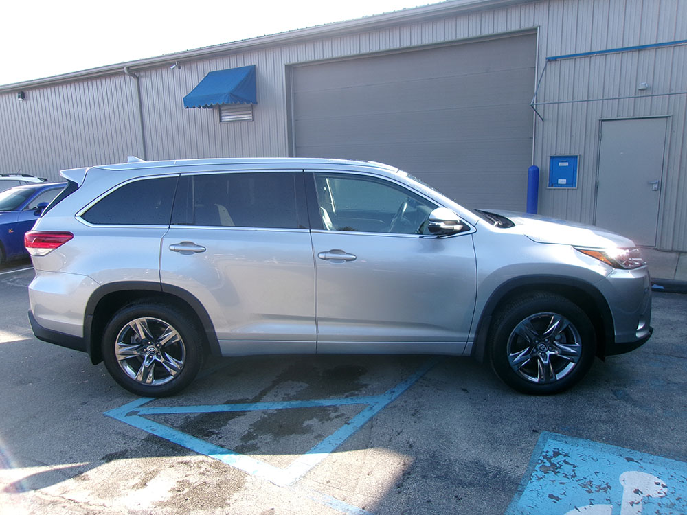 
								TOYOTA HIGHLANDER LIMITED full									