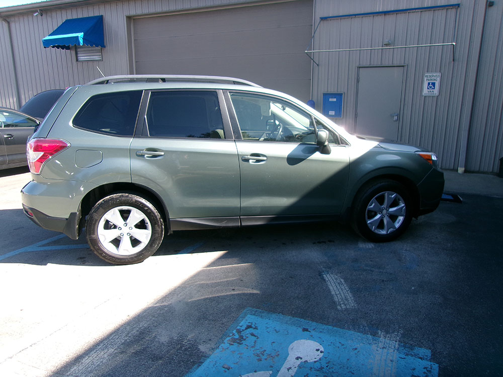 
								SUBARU FORESTER PREMIUM full									