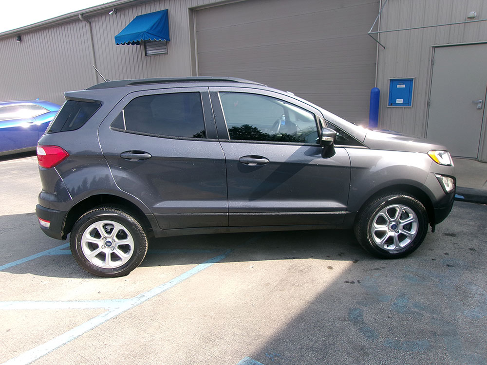 
								FORD ECOSPORT SE full									