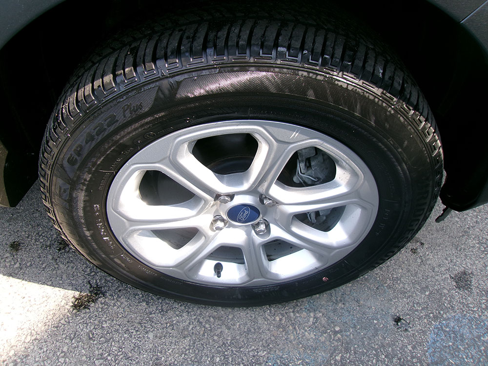 
								FORD ECOSPORT SE full									