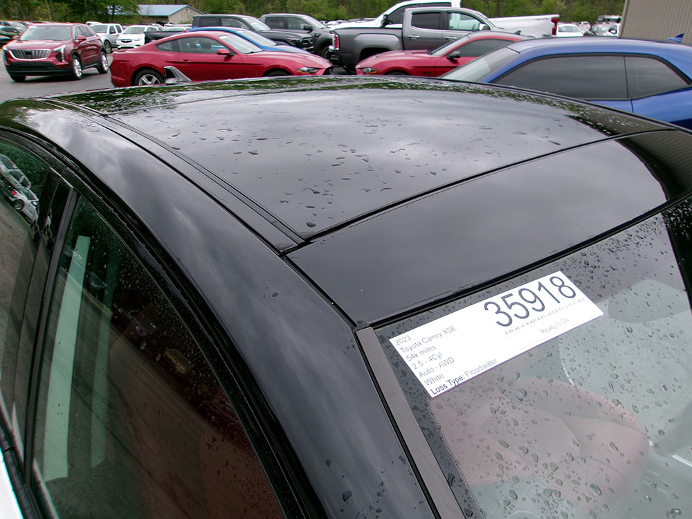 
								TOYOTA CAMRY XSE full									