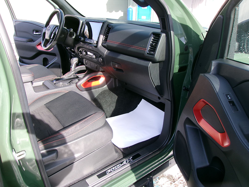 
								NISSAN FRONTIER PRO-4X CREW CAB full									