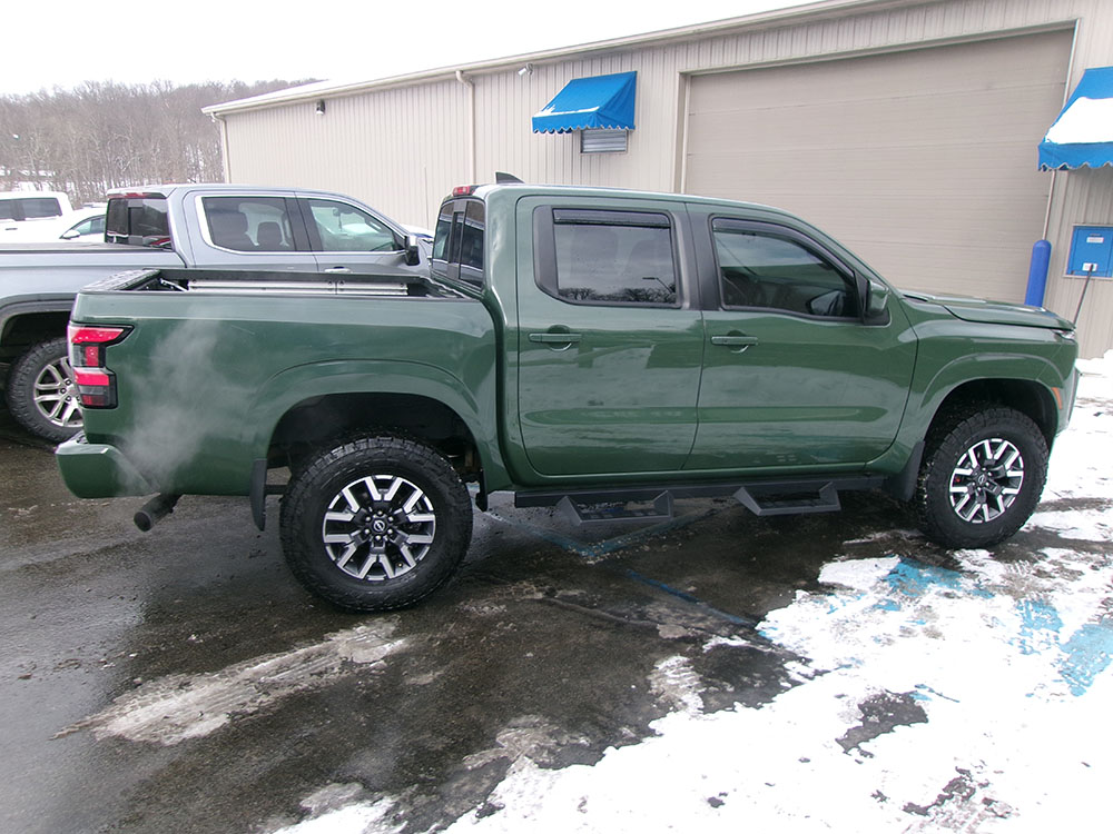
								NISSAN FRONTIER SV CREW CAB full									