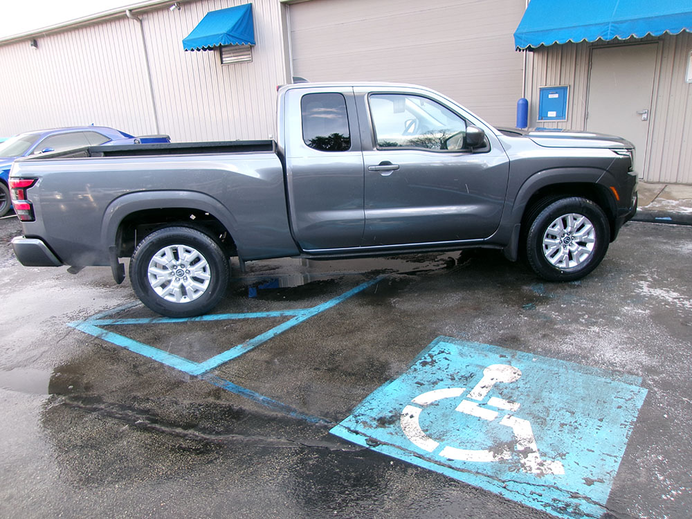 
								NISSAN FRONTIER SV KING CAB full									