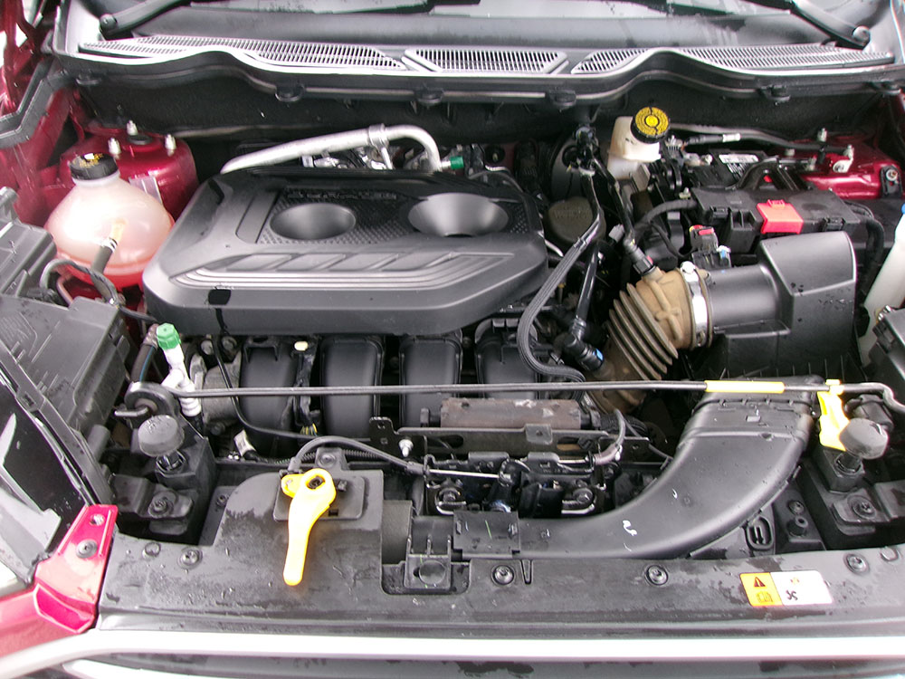 
								FORD ECOSPORT SE full									