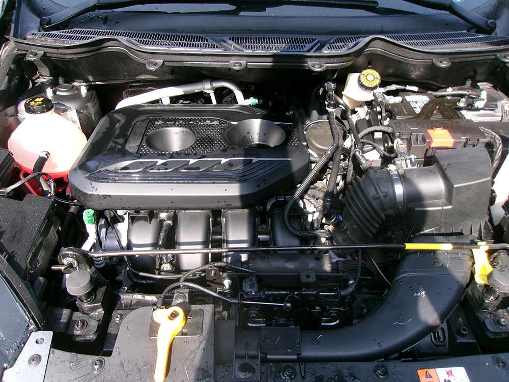 
								FORD ECOSPORT SE full									