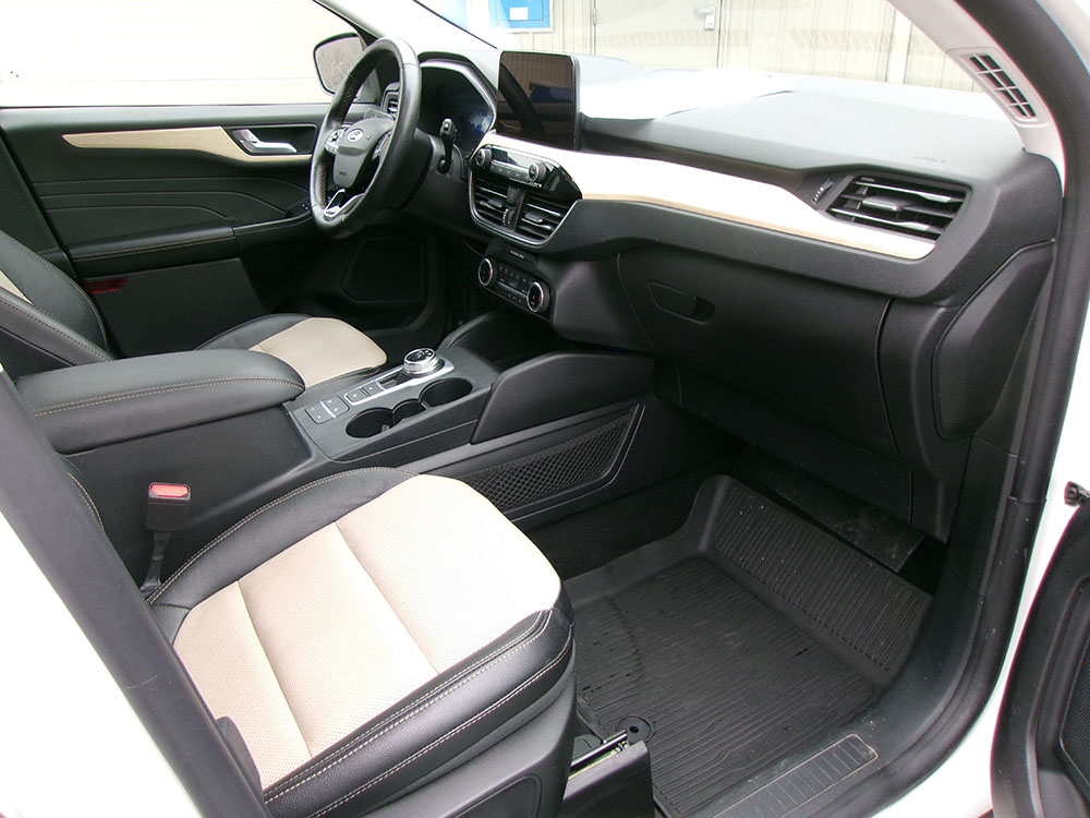 
								FORD ESCAPE TITANIUM full									