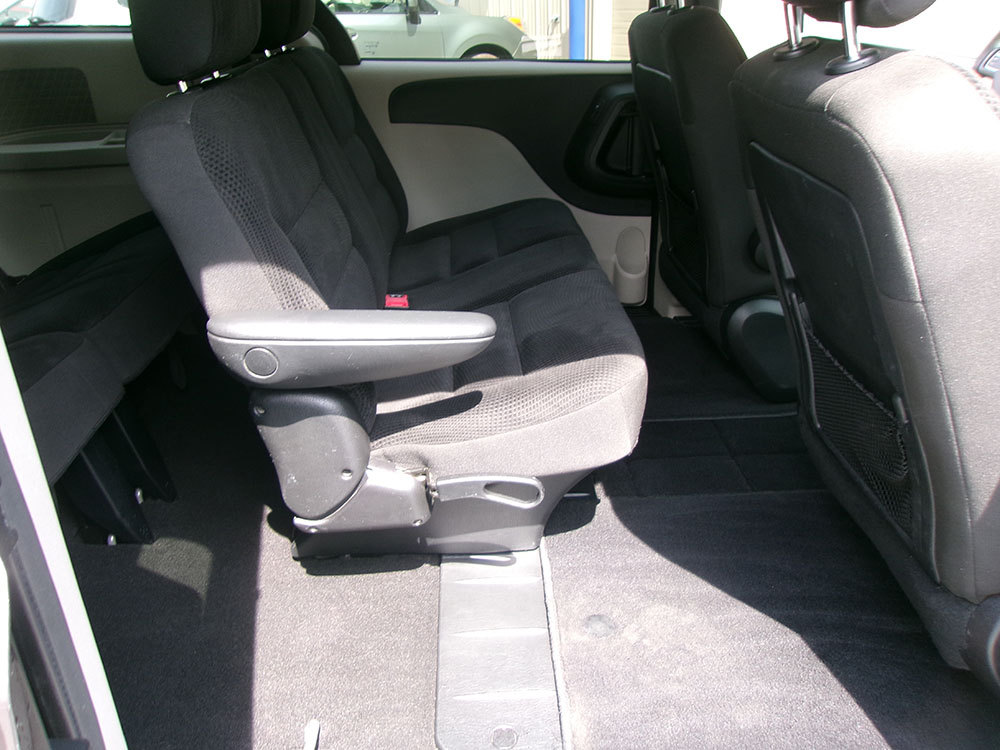 
								DODGE GRAND CARAVAN SE full									