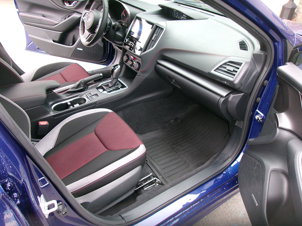 
								SUBARU IMPREZA SPORT full									