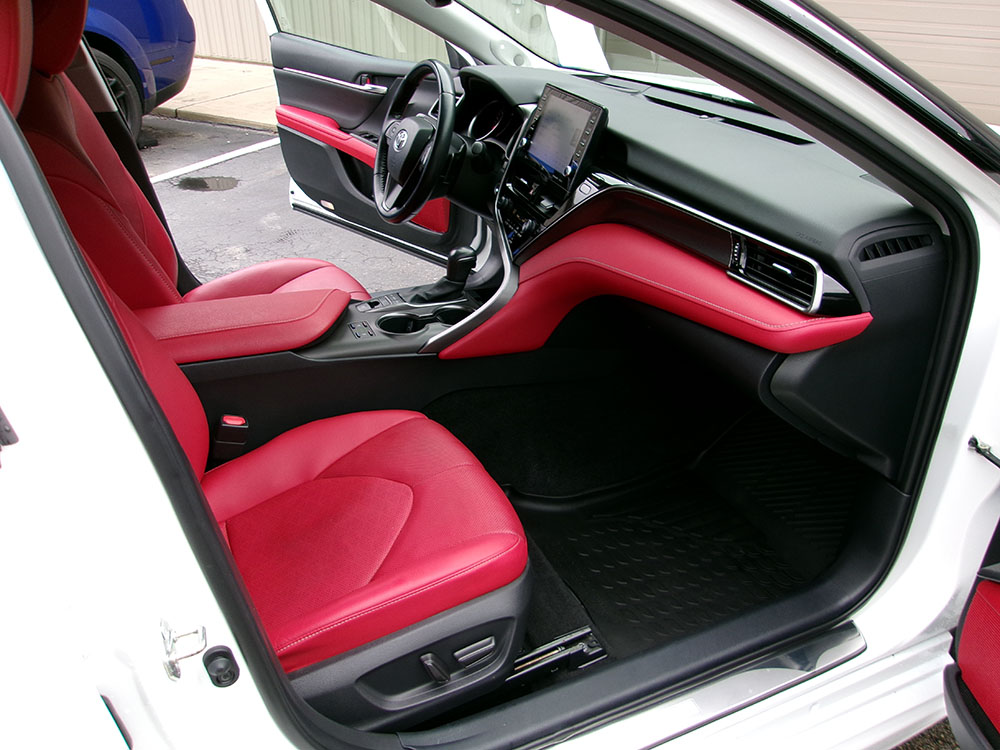 
								TOYOTA CAMRY XSE full									